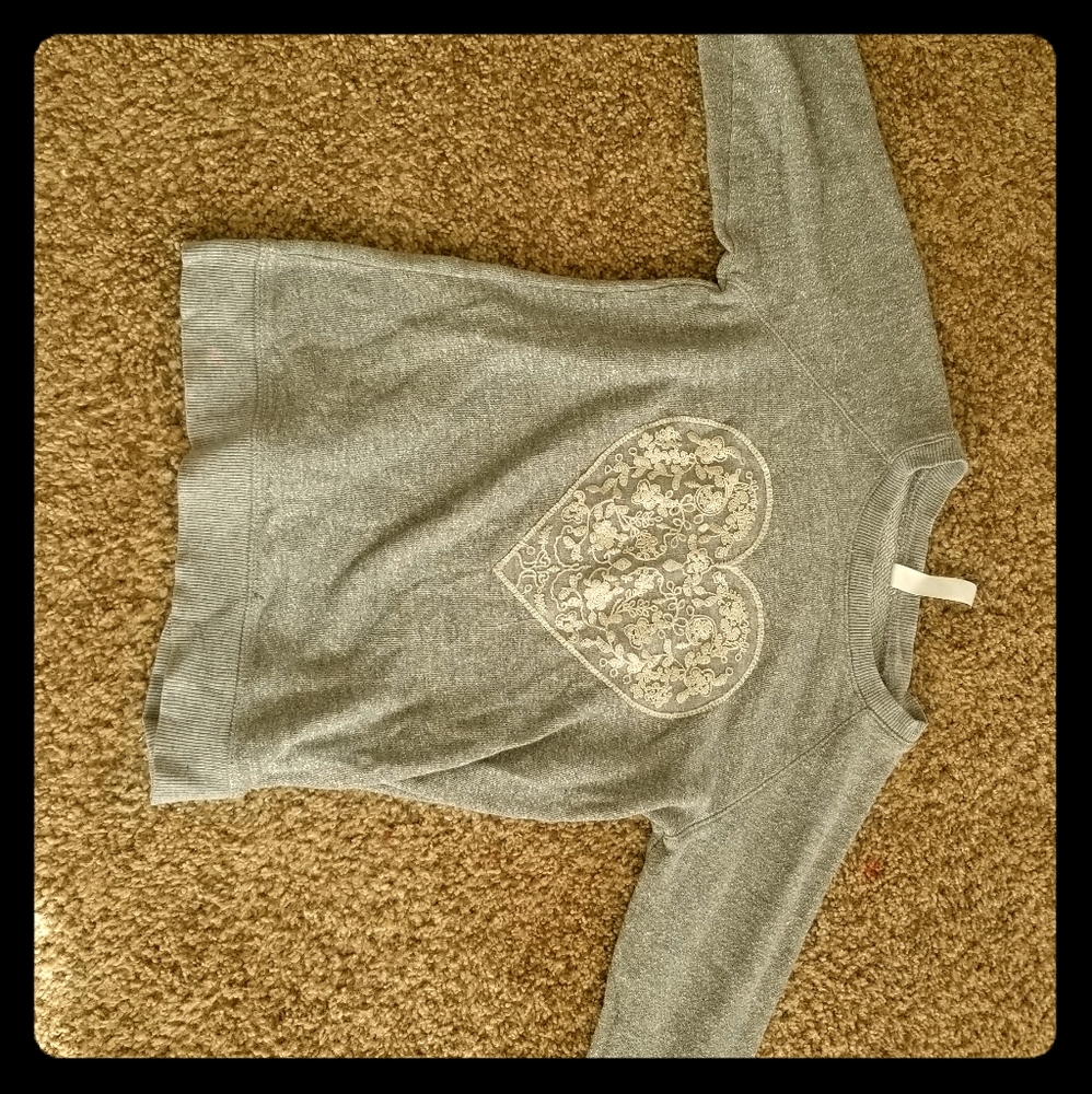 SUPER WARM AND COZY LACE HEART GREY SWEATER!!